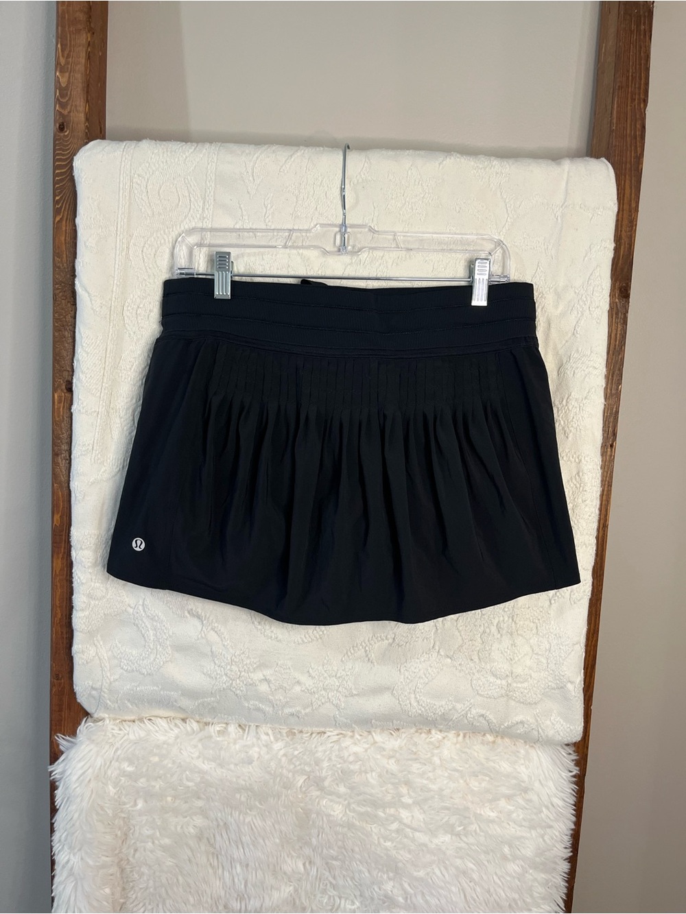 Lululemon Black Pleat to Street Skirt II / III - Size 8